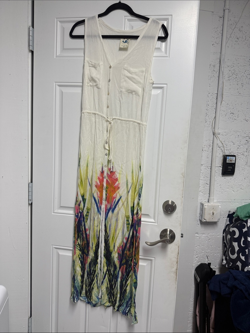 Women's Cream Floral Maxi Dress with Drawstring Waist Size Medium NWOT Pockets